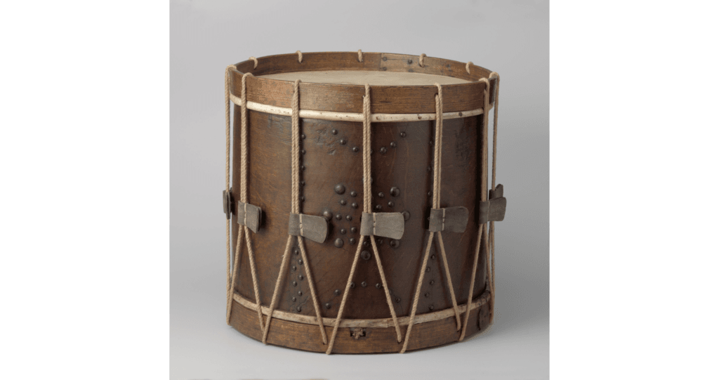 XVII a. side drum ir lazdelės