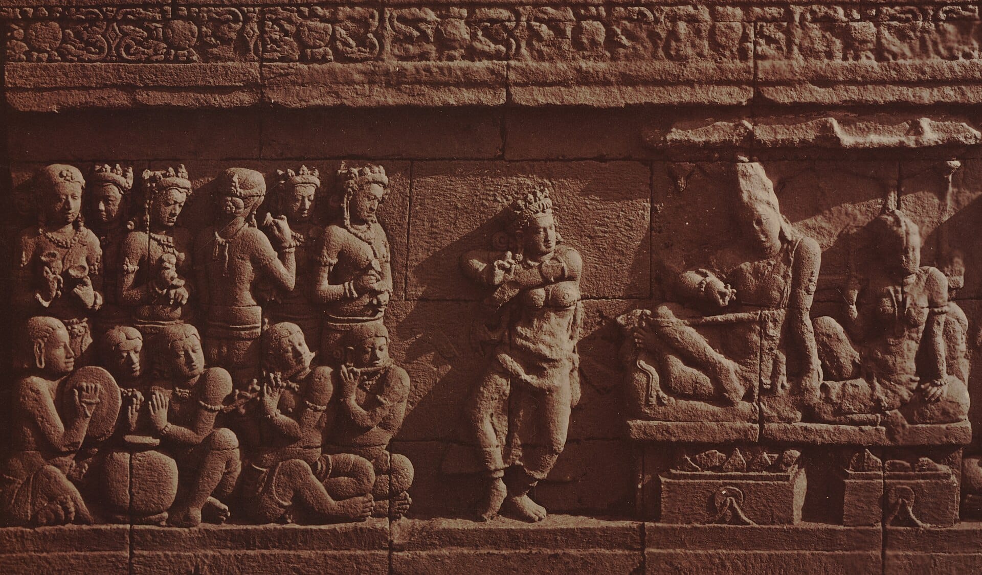 Borobuduro reljefas su lėkštelėmis