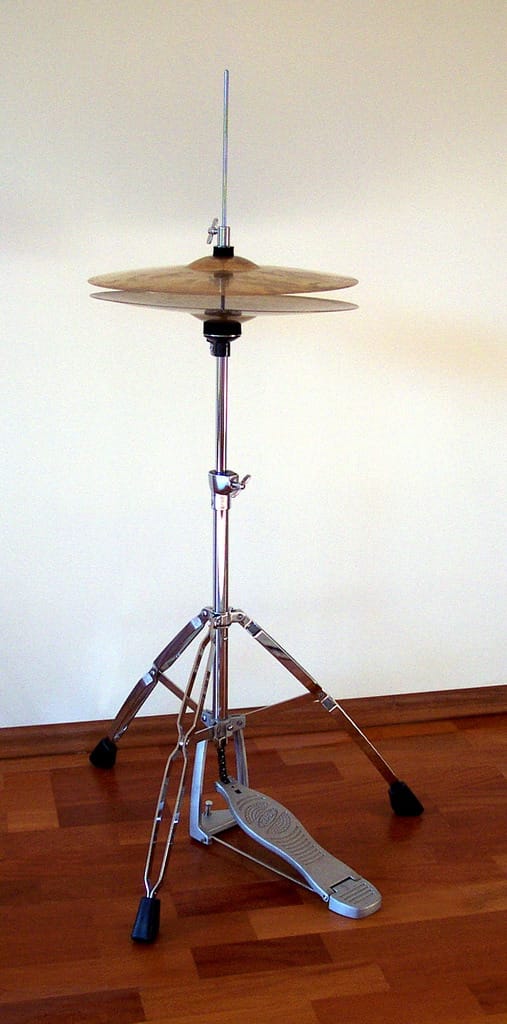 Hi-hat lėkštės ir pedalas