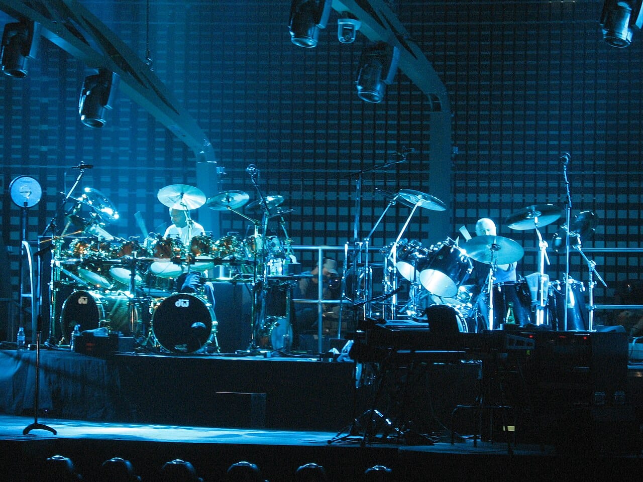Phil Collins ir Chester Thompson