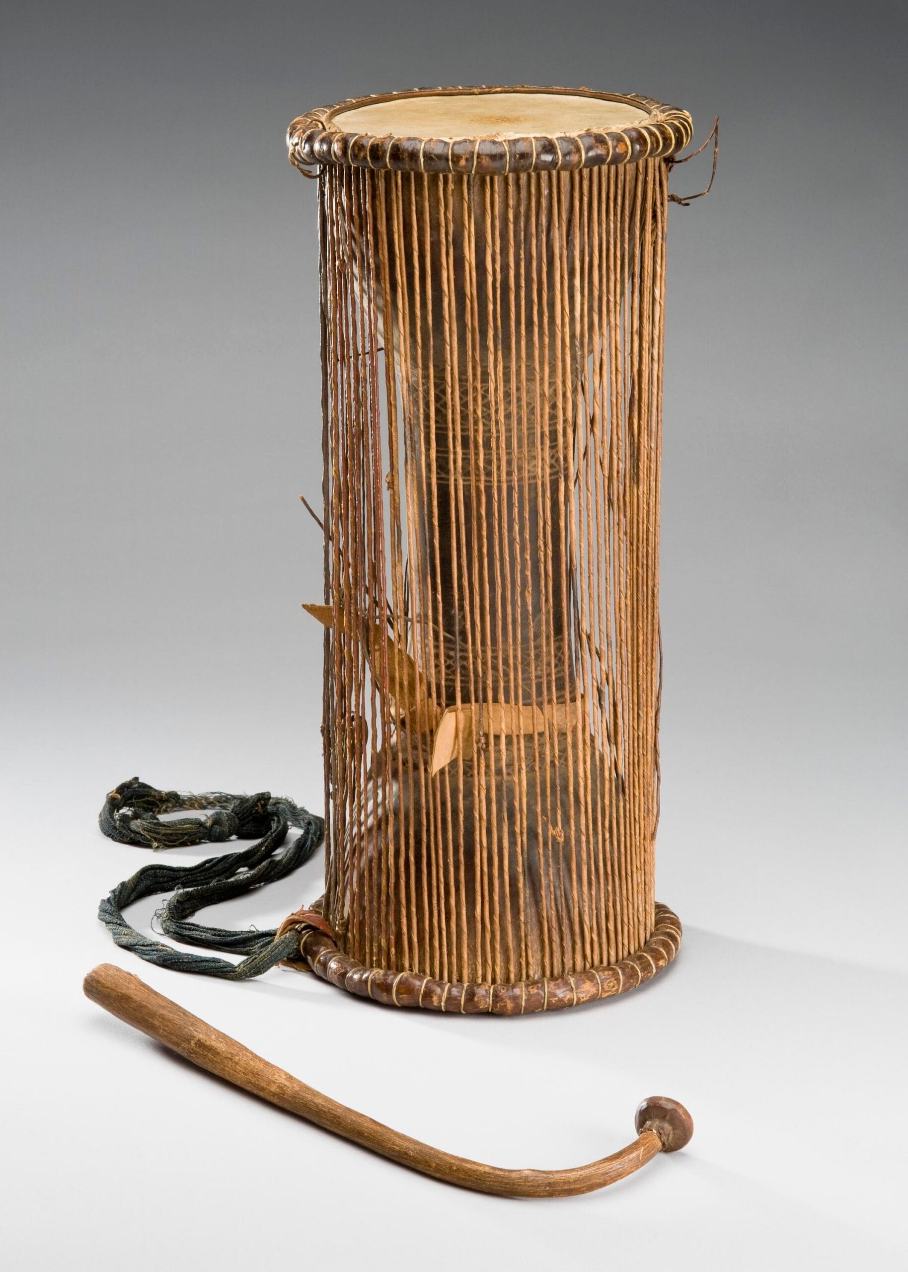 Jorubų talking drum, Smithsonian